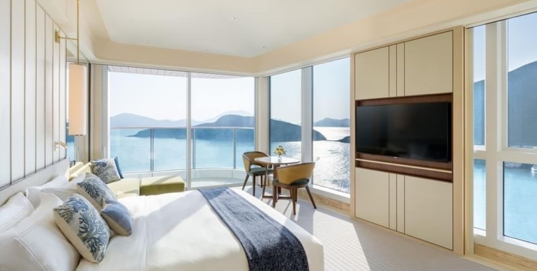 Smart Balcony Oceanfront Lookout
